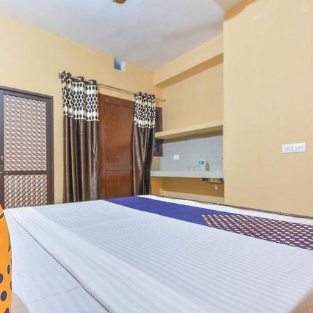 Spot On Hotel Diamond Sohana Екстер'єр фото